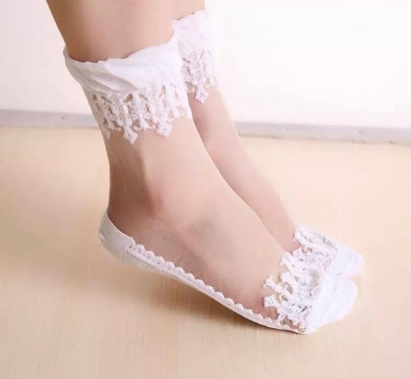 Embroidered lace and mesh women socks