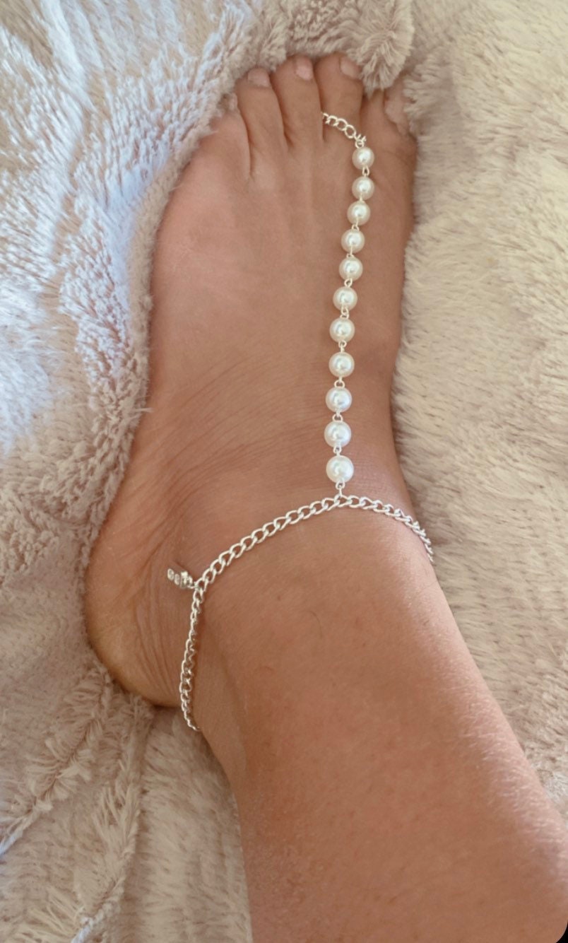 Pearl barefoot sandal with initial, custom barefoot sandals , bridal barefoot sandals, bottomless sandals, beach barefoot sandals