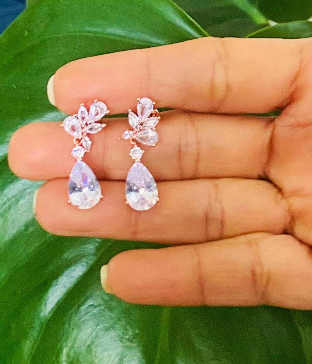 Amazon.com: Cubic Zirconia Bridal Earring Rose Gold - Women's Teardrop CZ  Cluster Floral Leaf Crystal Rhinestone Dangle Drop Earring for Bride  Bridesmaids Mother of Bride Party Prom Earrings for Girls: Clothing, Shoes