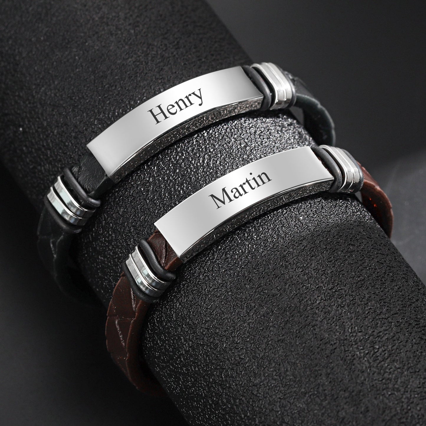 Personalized leather bracelet with engraving for man