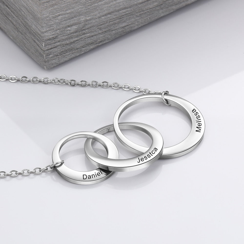 Engraved Family Circle Necklace,Personalized Family Interlocked Circle Necklace